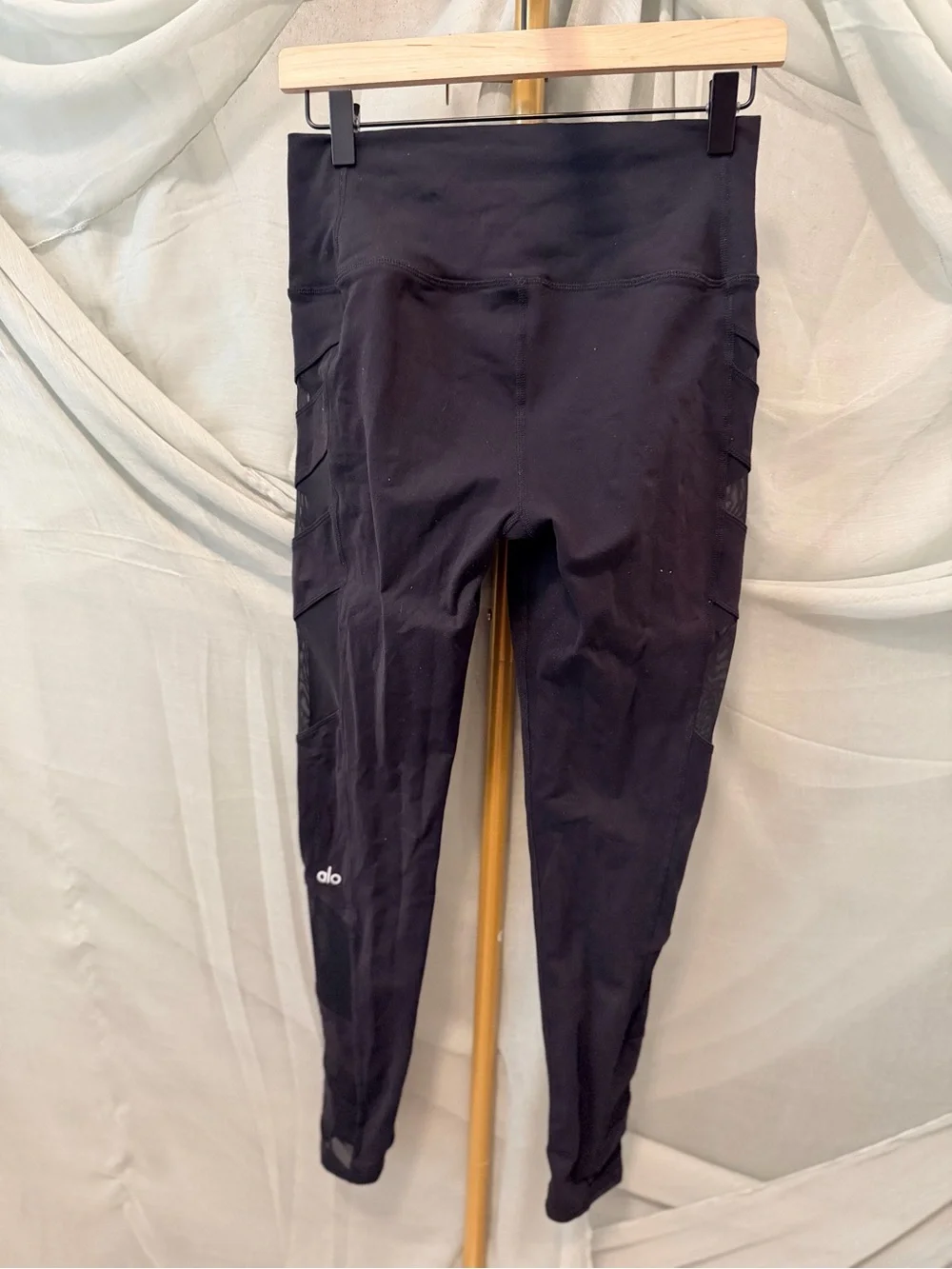 ALO Yoga form fitting